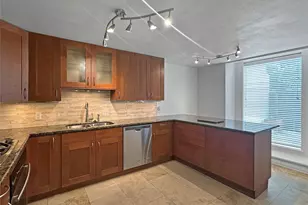 1111 Potomac Dr, Houston, TX 77057 - Photo 10
