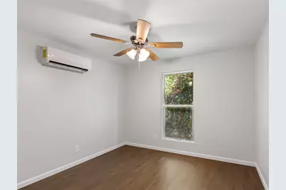 202 N 3rd Street, Highlands, TX 77562 - Photo 14