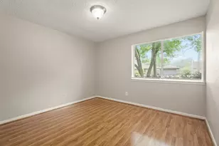 15911 Mill Point Dr, Houston, TX 77059 - Photo 10