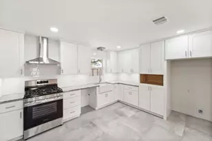 4218 T C Jester Blvd, Houston, TX 77018 - Photo 12