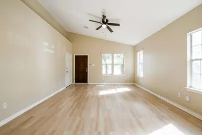 7024 Eastwood Street, Houston, TX 77021 - Photo 2