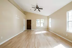 7024 Eastwood St, Houston, TX 77021 - Photo 2