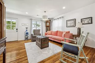 4710 Edison St, Houston, TX 77009 - Photo 2