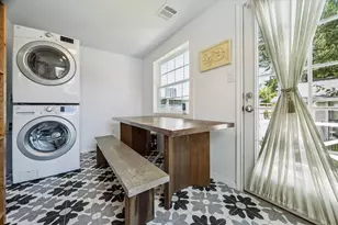 4710 Edison St, Houston, TX 77009 - Photo 10