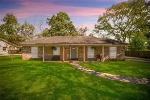 26602 Maplewood Dr, Oak Ridge North, TX 77386 - Photo 1