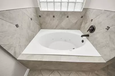 4002 Broadmoor Drive, Mont Belvieu, TX 77523 - Photo 28