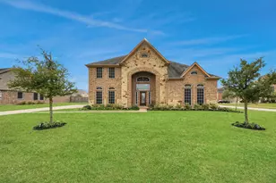 4002 Broadmoor Dr, Mont Belvieu, TX 77523 - Photo 2