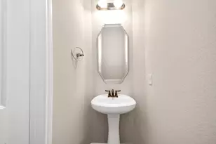 4002 Broadmoor Dr, Mont Belvieu, TX 77523 - Photo 8