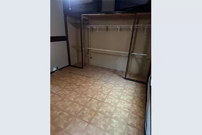 211 Martin Street, Yoakum, TX 77995 - Photo 20