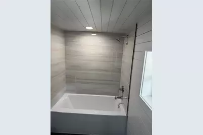 211 Martin Street, Yoakum, TX 77995 - Photo 34