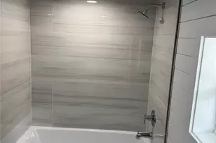 211 Martin St, Yoakum, TX 77995 - Photo 34