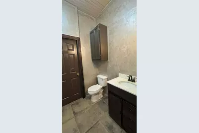 211 Martin Street, Yoakum, TX 77995 - Photo 32