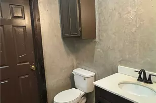 211 Martin St, Yoakum, TX 77995 - Photo 32