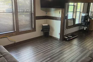 211 Martin St, Yoakum, TX 77995 - Photo 30