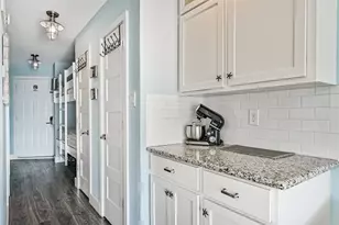 6102 Seawall Blvd, Galveston, TX 77551 - Photo 16