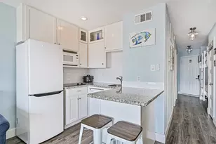 6102 Seawall Blvd, Galveston, TX 77551 - Photo 12