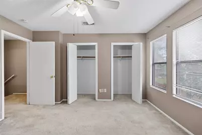 2521 Crosstimbers Street #J5, Huntsville, TX 77320 - Photo 12