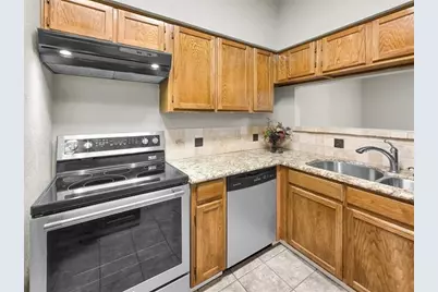 1620 Wellington Place #303, Beaumont, TX 77706 - Photo 8
