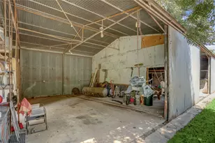 319 Garrett Rd, Wharton, TX 77488 - Photo 24