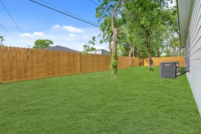 5941 Southlea Street, Houston, TX 77033 - Photo 22