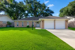 913 W Galveston St, League City, TX 77573 - Photo 1