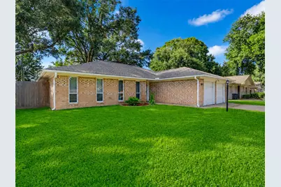 913 W Galveston Street, League City, TX 77573 - Photo 2