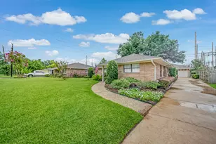 1330 Foxwood Rd, Houston, TX 77008 - Photo 4