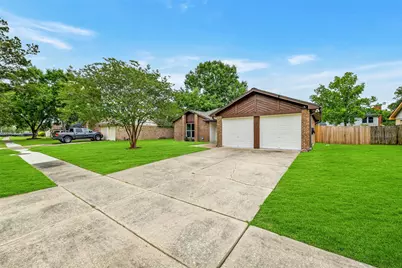 2701 Knoxville Drive, League City, TX 77573 - Photo 2