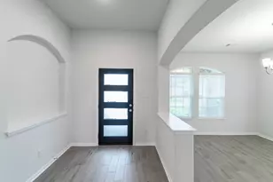 13709 Seneca Lk Dr, Texas City, TX 77568 - Photo 2