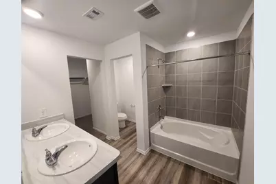 1135 Sultana Springs Court, Houston, TX 77090 - Photo 10