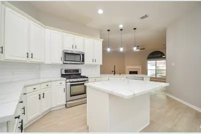 402 Prattwood Court, League City, TX 77573 - Photo 10