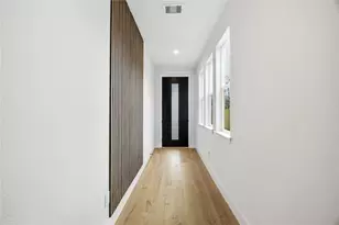 5955 Southseas St, Houston, TX 77033 - Photo 4