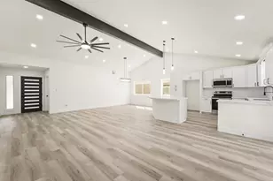 13102 Maxim Dr, Houston, TX 77065 - Photo 2