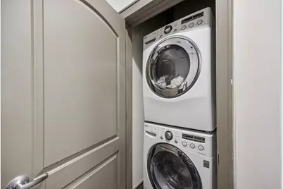 1616 Fountain View Drive #209, Houston, TX 77057 - Photo 10