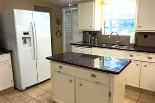 3212 Dominique Dr, Galveston, TX 77551 - Photo 8