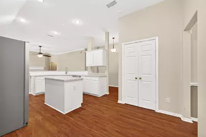 18 Mulberry Glen Place, The Woodlands, TX 77382 - Photo 4