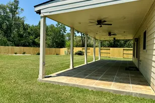202 Almond Dr, Baytown, TX 77520 - Photo 16