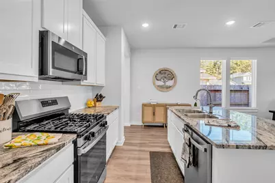 2818 Bluebonnet Ridge Drive, Conroe, TX 77304 - Photo 12