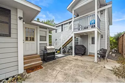 813 1/2 Alexander Street #2/2, Houston, TX 77007 - Photo 2