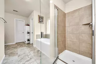 10207 Moonset Ln, Houston, TX 77016 - Photo 16