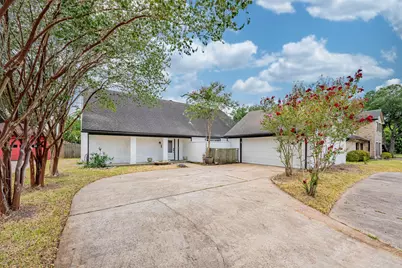 6215 Portal Drive, Houston, TX 77096 - Photo 1