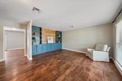 301 Mimosa Drive, Hitchcock, TX 77563 - Photo 4