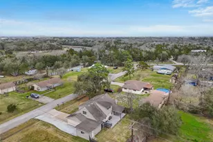 301 Mimosa Dr, Hitchcock, TX 77563 - Photo 38