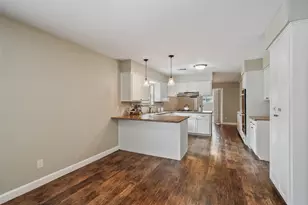 301 Mimosa Dr, Hitchcock, TX 77563 - Photo 8