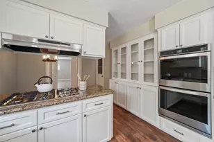 301 Mimosa Dr, Hitchcock, TX 77563 - Photo 14