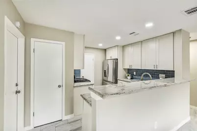 3510 Echo Grove Lane, Houston, TX 77043 - Photo 12