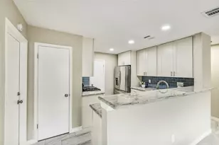 3510 Echo Grove Ln, Houston, TX 77043 - Photo 12