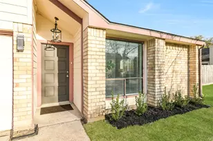 3510 Echo Grove Ln, Houston, TX 77043 - Photo 2