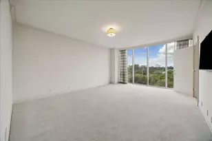 121 N Post Oak Ln, Houston, TX 77024 - Photo 10
