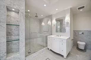 121 N Post Oak Ln, Houston, TX 77024 - Photo 16